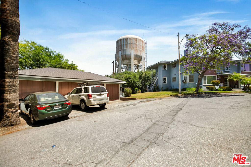 1648 Raymond Hill Road
