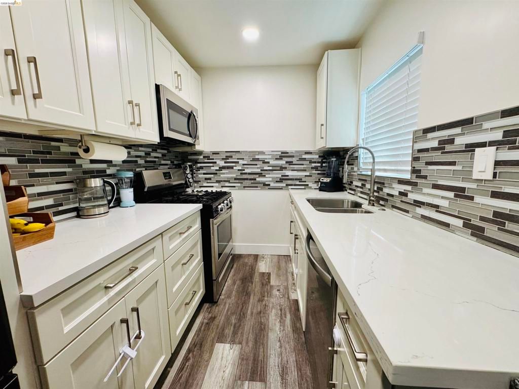 Photo of 418 Douglas Ave, Oakland, CA 94603 (MLS # 41131282)