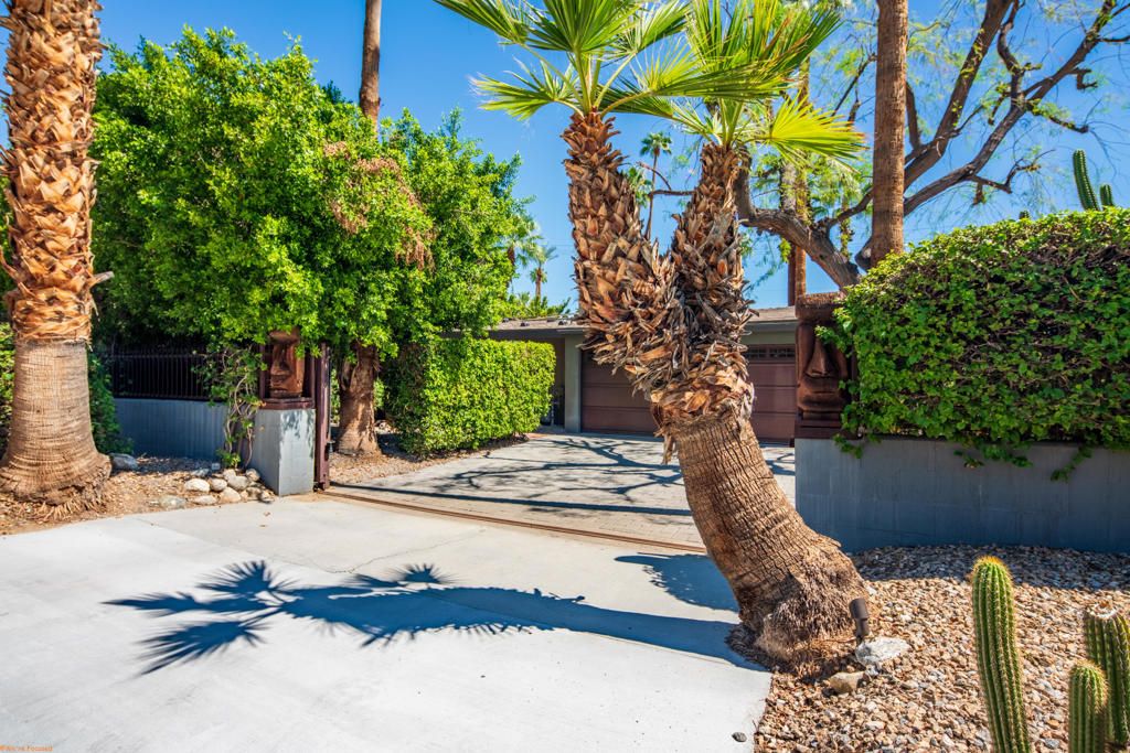 Photo of 1450 S Via Soledad, Palm Springs, CA 92264 (MLS # 219135751DA)