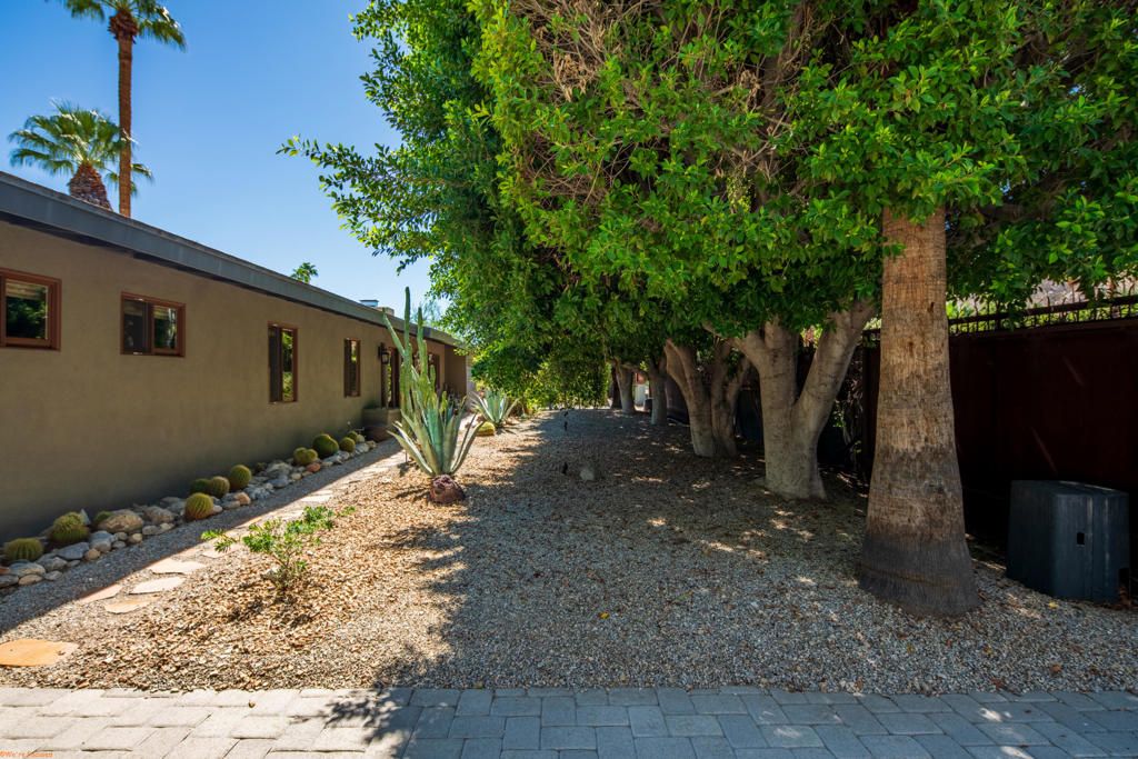 Photo of 1450 S Via Soledad, Palm Springs, CA 92264 (MLS # 219135751DA)