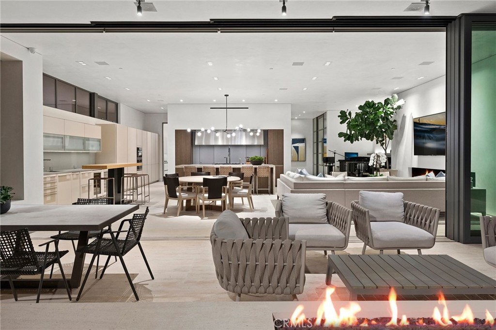 2108 E Oceanfront