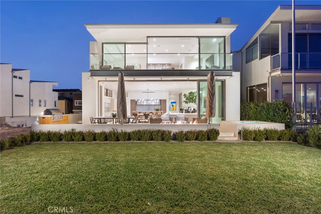 2108 E Oceanfront