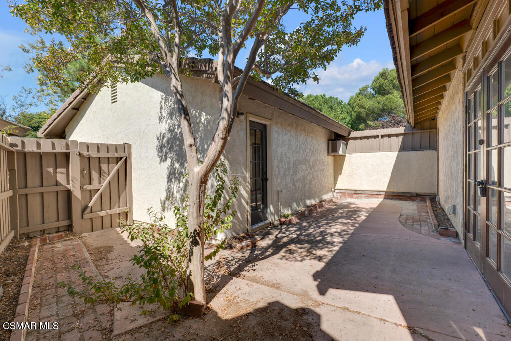 1118 Bright Glen Circle