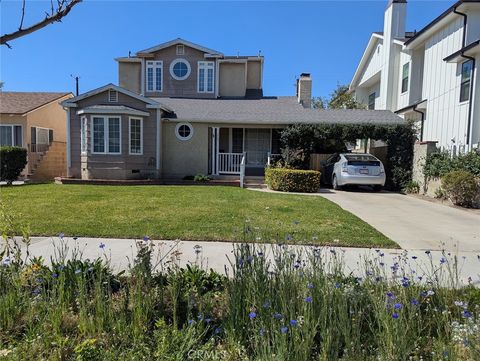 Photo of 707 N California Street, Burbank, CA 91505 (MLS # PV26055115)
