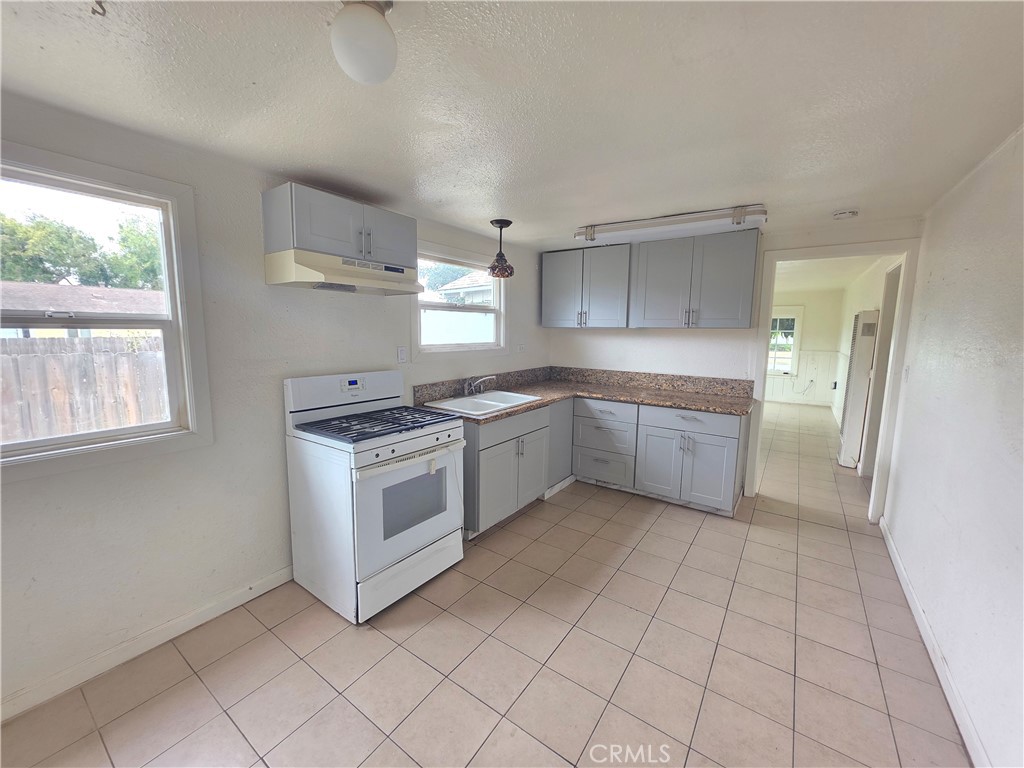 557 S 10th