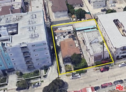 Photo of 951 S Ardmore Avenue, Los Angeles, CA 90006 (MLS # 25628259)