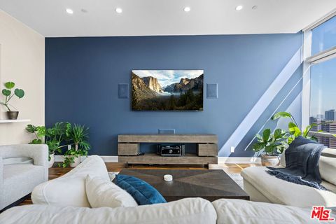 Photo of 900 W Olympic Boulevard #32G, Los Angeles, CA 90015 (MLS # 25594985)