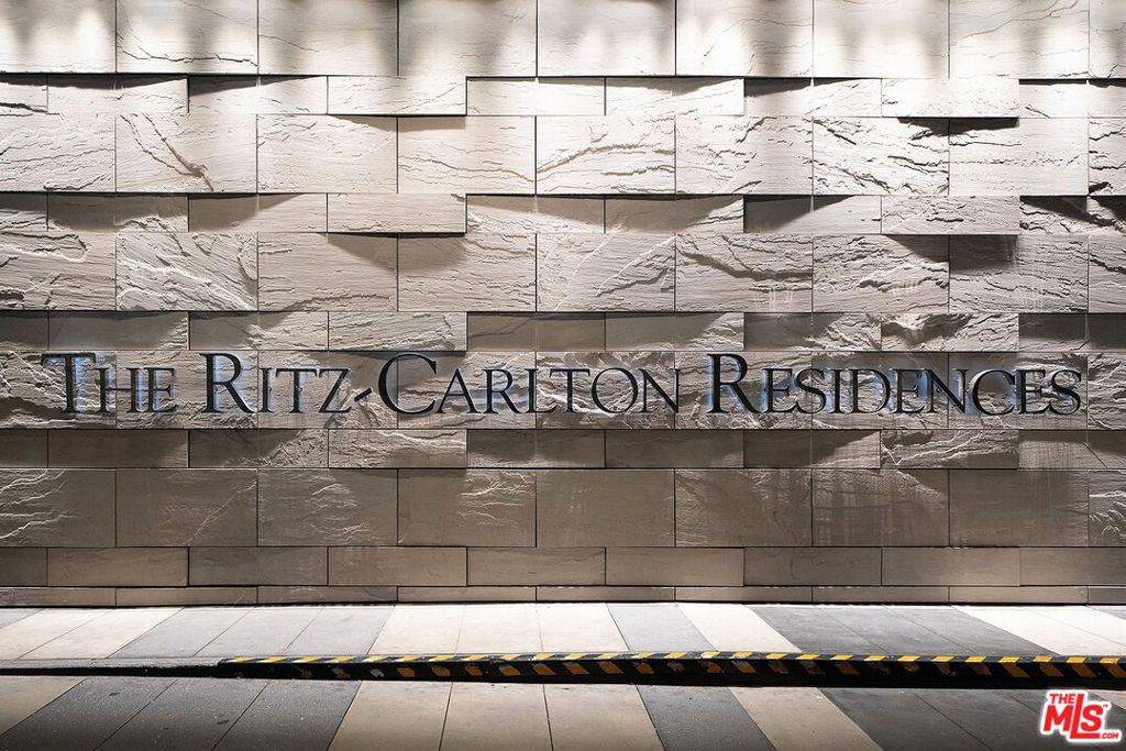 Photo of 900 W Olympic Boulevard #32G, Los Angeles, CA 90015 (MLS # 25594985)