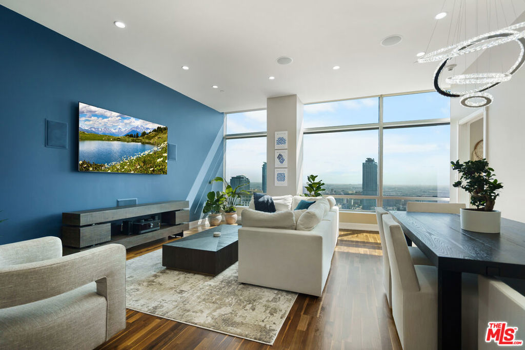 900 W Olympic Boulevard 32G