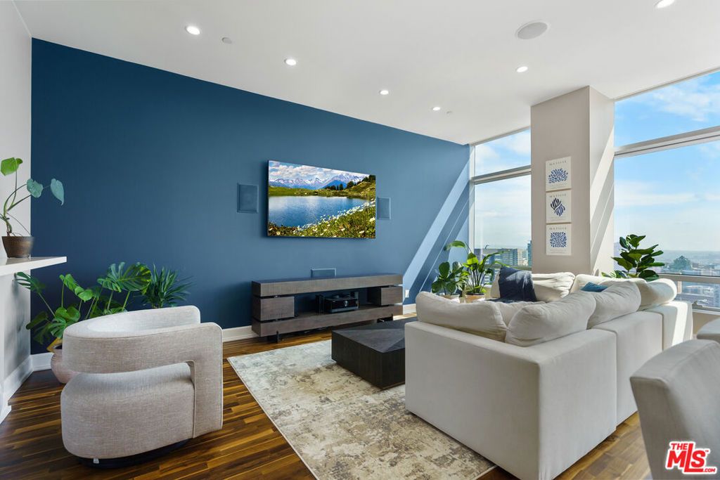 Photo of 900 W Olympic Boulevard #32G, Los Angeles, CA 90015 (MLS # 25594985)