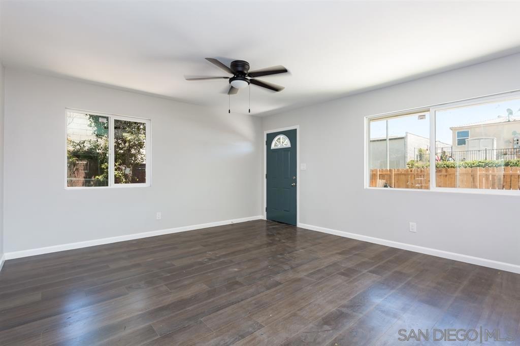 3844 46 49th Street