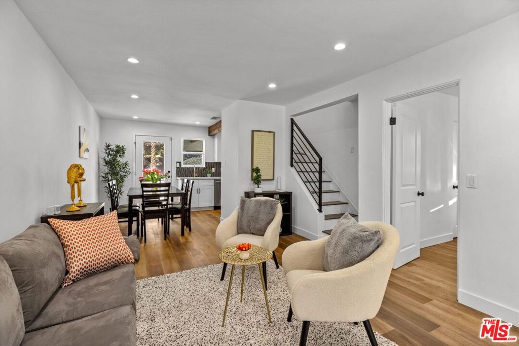231 W Cedar Avenue