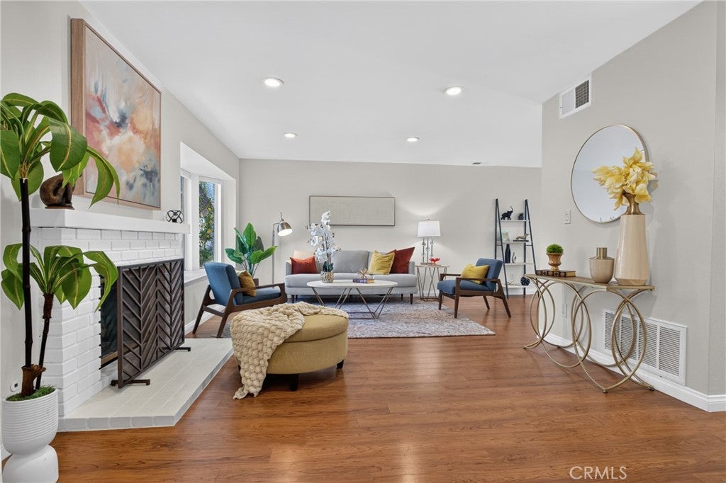20730 Devonshire D