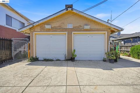Photo of 405 105th Ave AVE, Oakland, CA 94603 (MLS # 41135655)