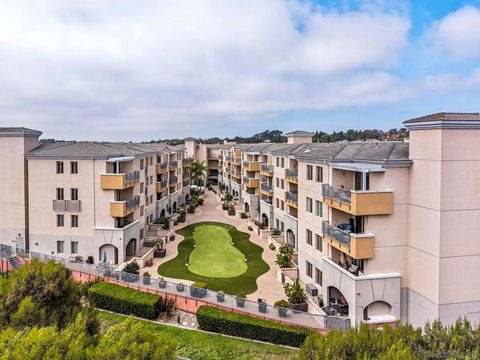 Photo of 3877 Pell Pl 312 PL #312, San Diego, CA 92130 (MLS # 260011760SD)