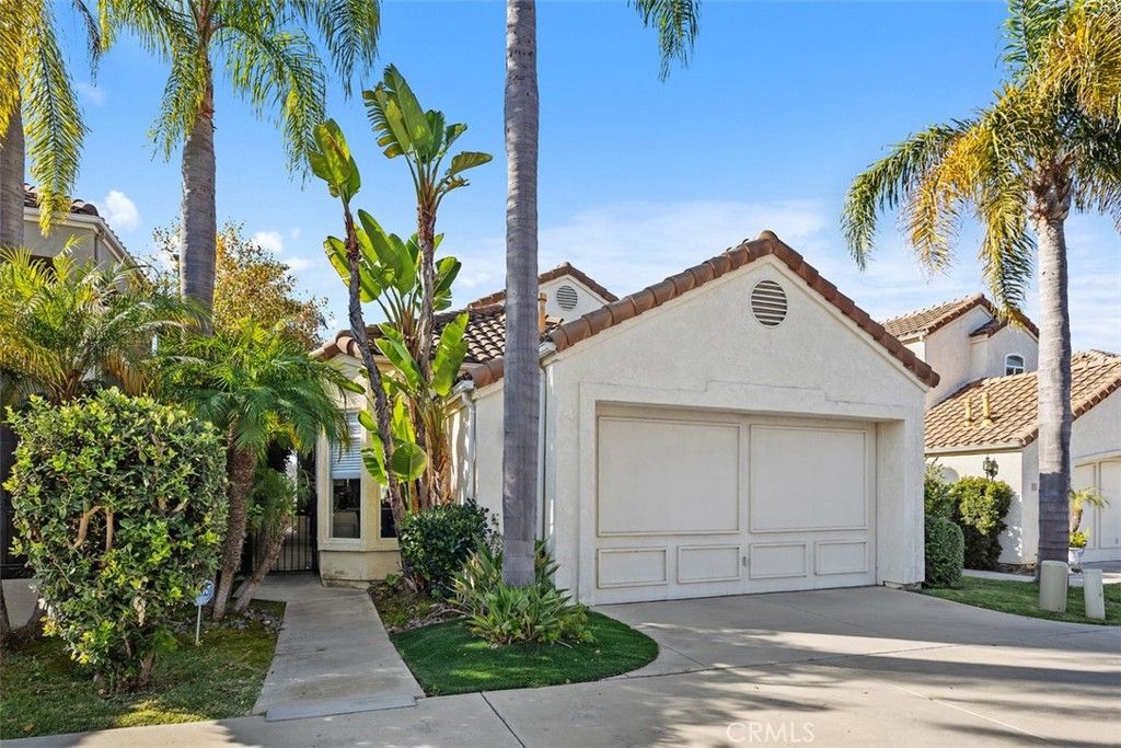 Photo of 3 Imperatrice, Dana Point, CA 92629 (MLS # OC25275400)