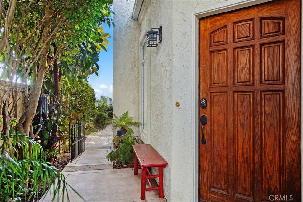 Photo of 3 Imperatrice, Dana Point, CA 92629 (MLS # OC25275400)