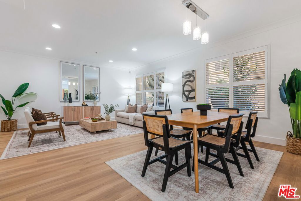 6020 Seabluff Drive 114