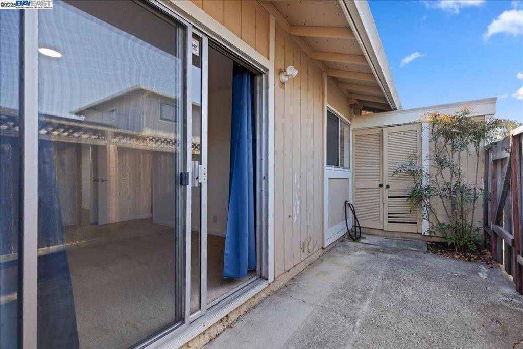 MARINA WEST - Residential