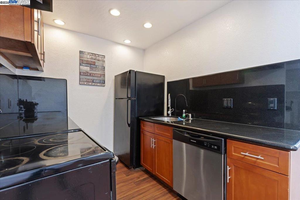 MARINA WEST - Residential