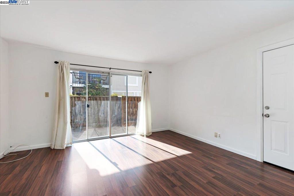 MARINA WEST - Residential