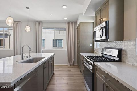 Tiny photo for 2850 Wagon Wheel Rd #402, Oxnard, CA 93036 (MLS # V1-35273)