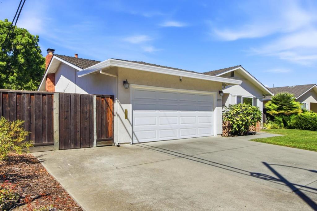 1529 Flamingo Way