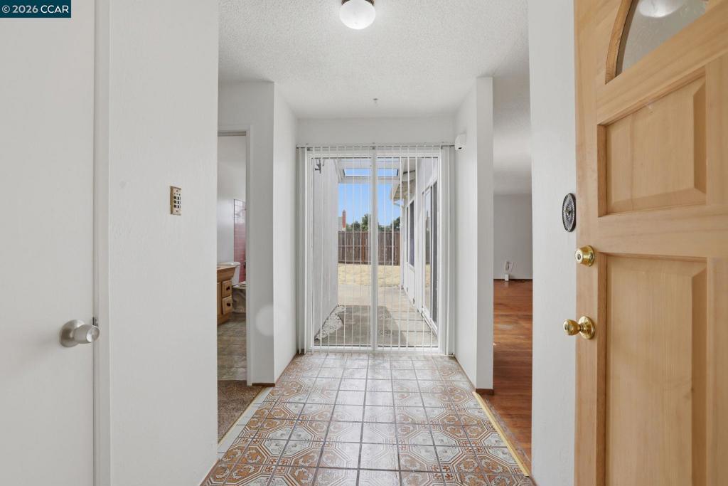 939 Tara Hills Dr DR, Pinole CA 94564