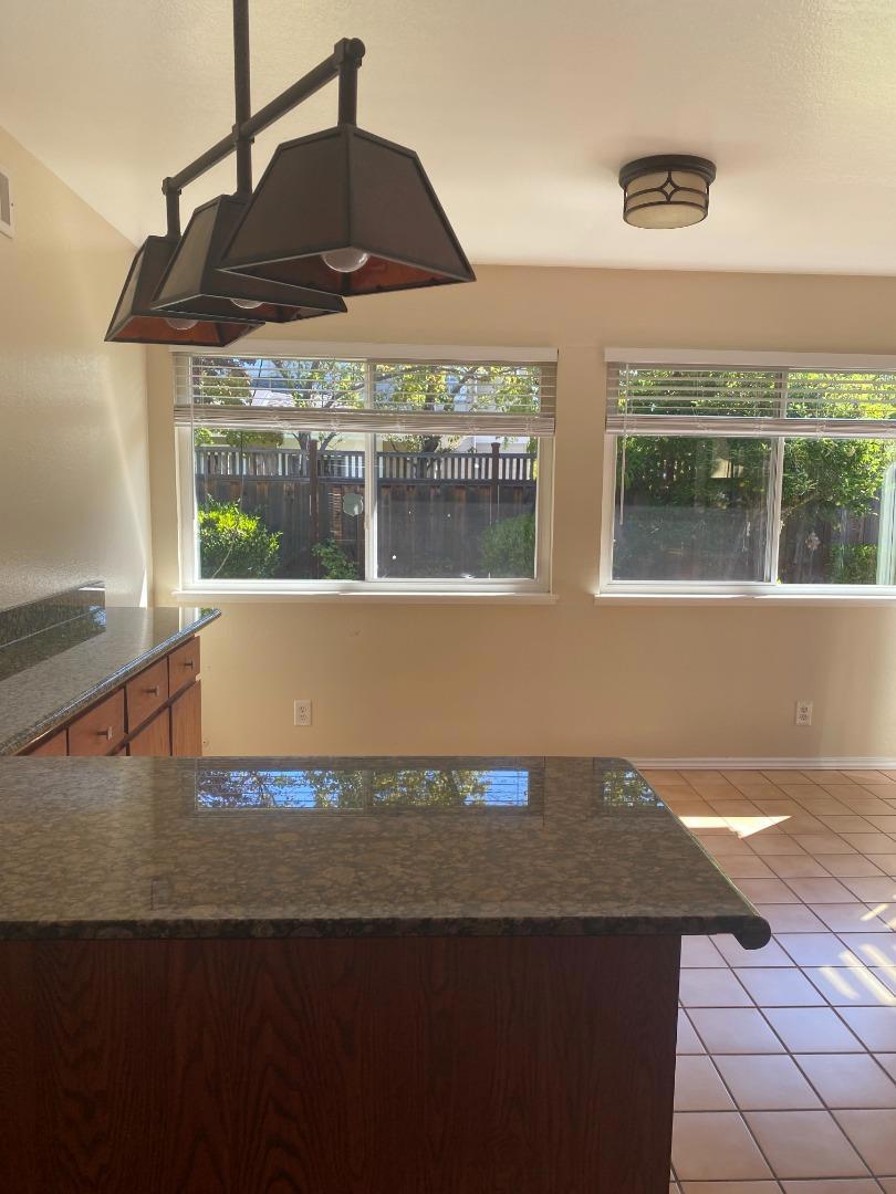 Properties 1 623 Spar Drive