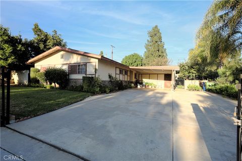 Photo of 11474 Gladstone, Sylmar, CA 91342 (MLS # SR26081215)