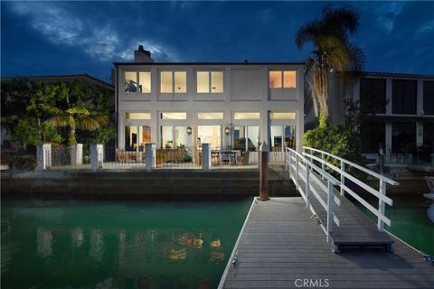 Photo of 8 Linda Isle Isle, Newport Beach, CA 92660 (MLS # NP25265139)