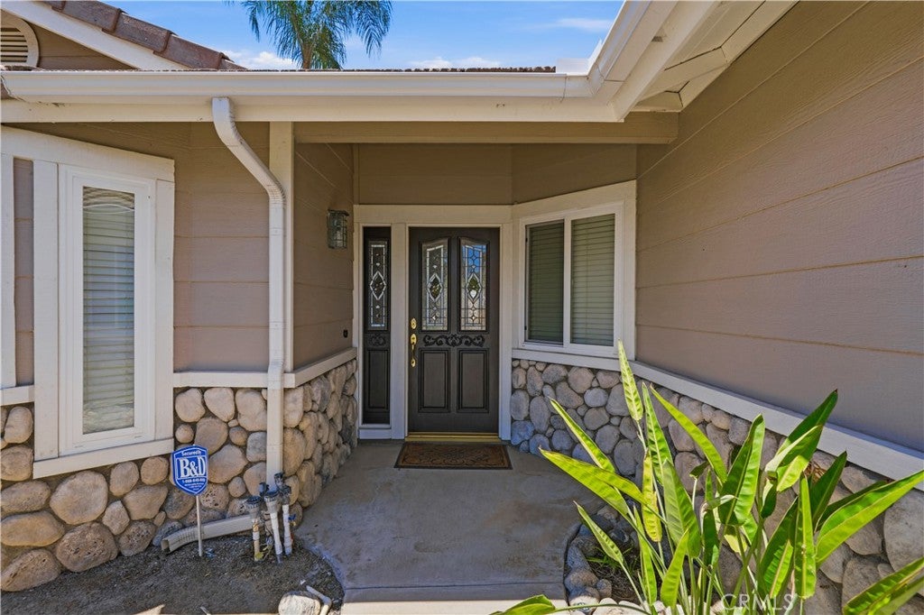 30027 Swan Point