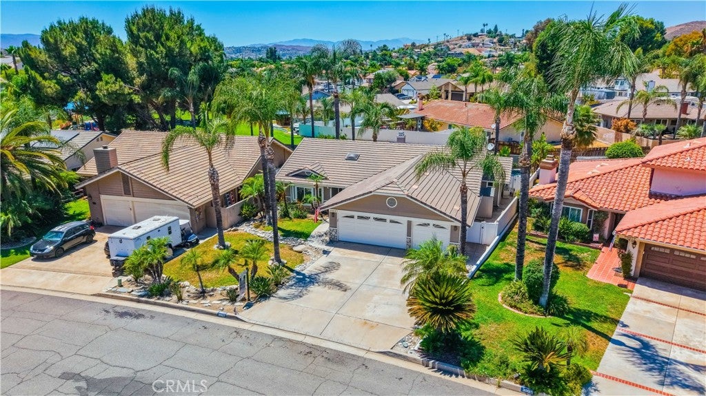 30027 Swan Point