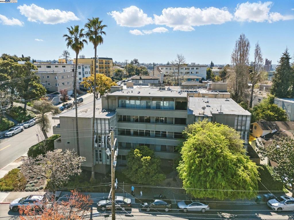 ADAMS POINT - Residential