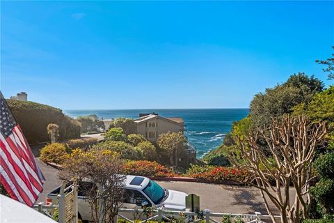 Photo of 31531 Bluff Drive #Back, Laguna Beach, CA 92651 (MLS # LG25230344)