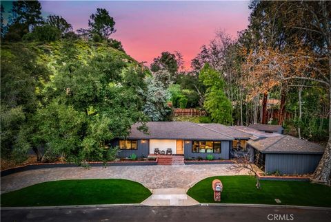 4830 Hasekian Drive Tarzana CA 91356