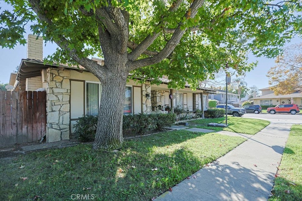 2732 W Orion
