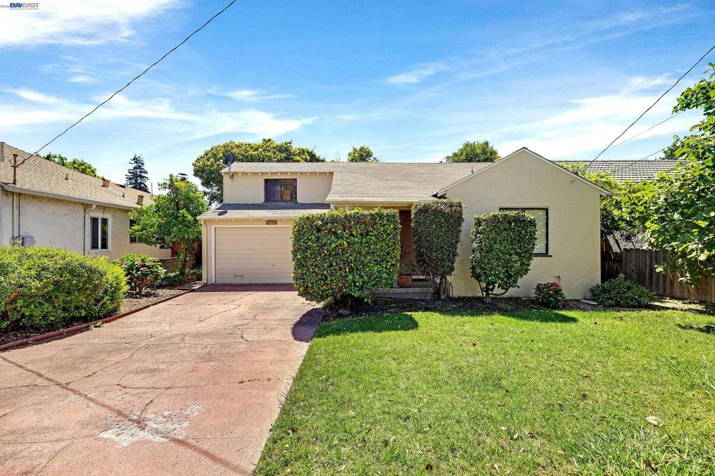 21617 Westfield Ave AVE