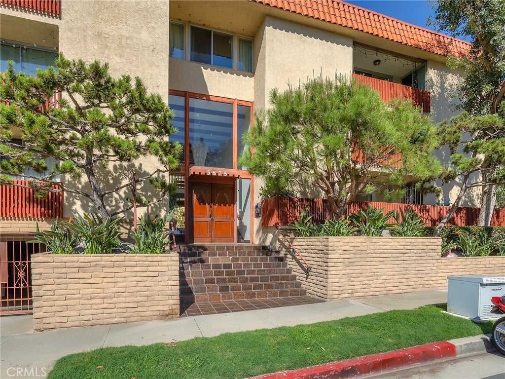 5875 Doverwood Drive 103