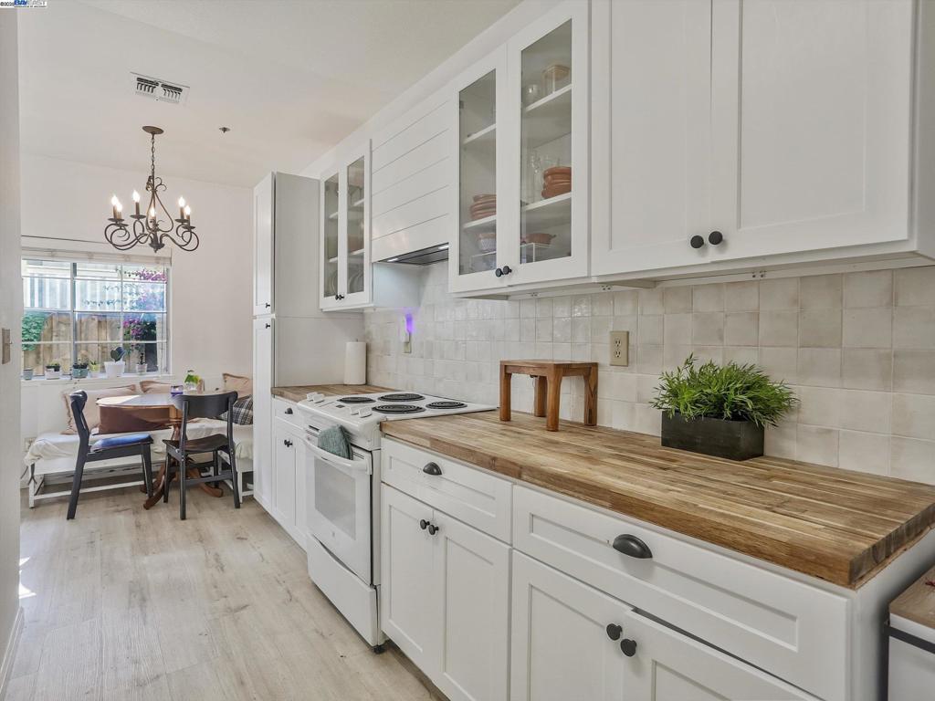 CORDELIA VILL - Residential