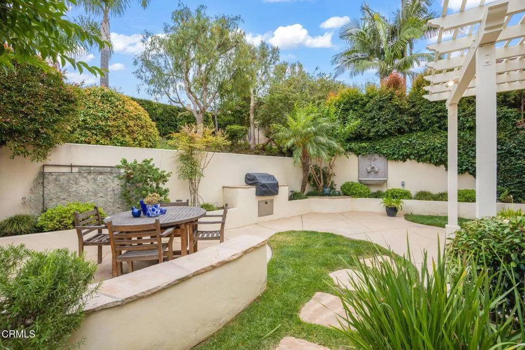 Camarillo, California 93010, United States, 4 Bedrooms Bedrooms, ,2 BathroomsBathrooms,Residential,Active,161189