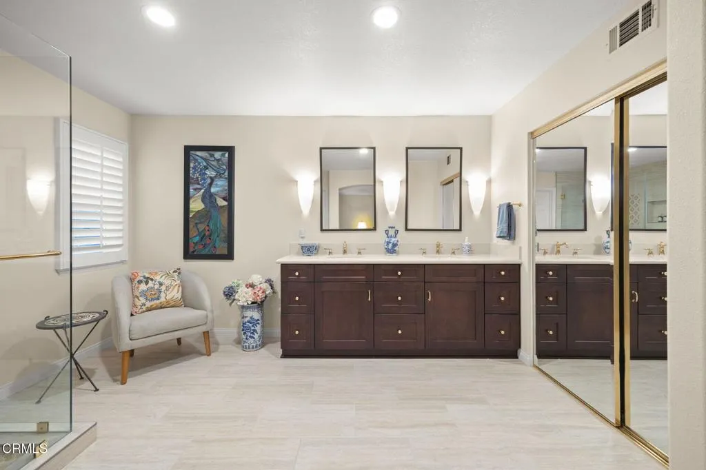 Camarillo, California 93010, United States, 4 Bedrooms Bedrooms, ,2 BathroomsBathrooms,Residential,Active,161189