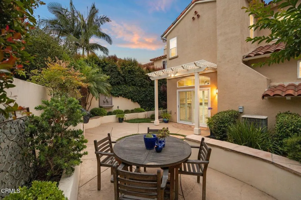 Camarillo, California 93010, United States, 4 Bedrooms Bedrooms, ,2 BathroomsBathrooms,Residential,Active,161189