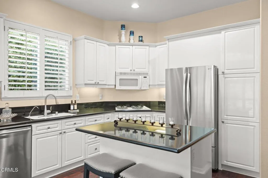 Camarillo, California 93010, United States, 4 Bedrooms Bedrooms, ,2 BathroomsBathrooms,Residential,Active,161189