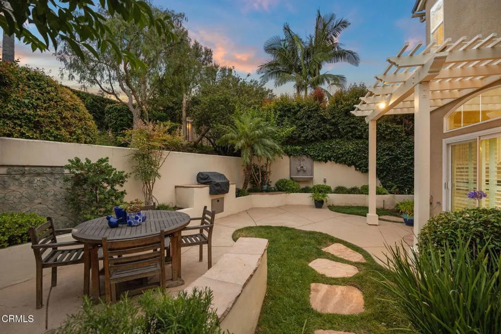 Camarillo, California 93010, United States, 4 Bedrooms Bedrooms, ,2 BathroomsBathrooms,Residential,Active,161189