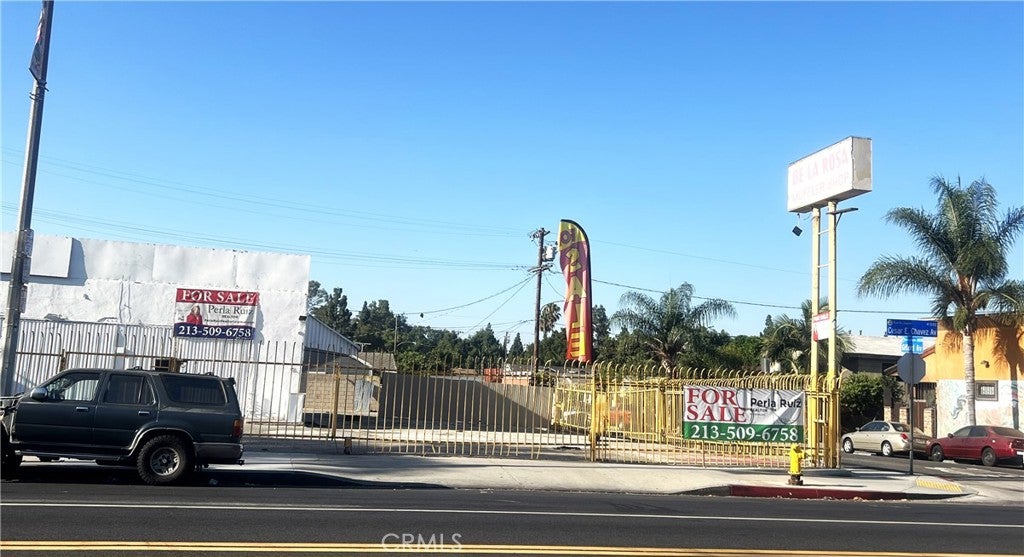 4142 E Cesar E Chavez