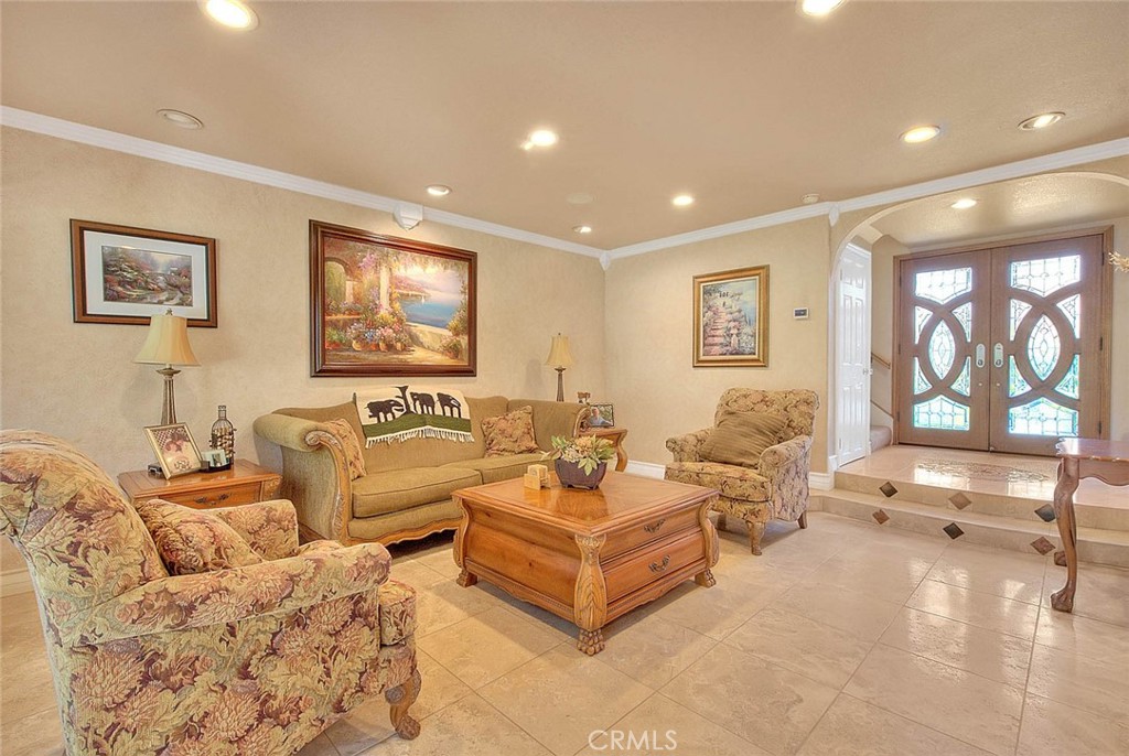 24 Edgebrook Drive