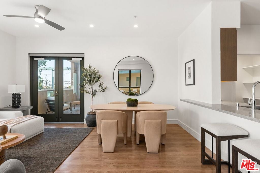 2300 Wilshire Boulevard 219