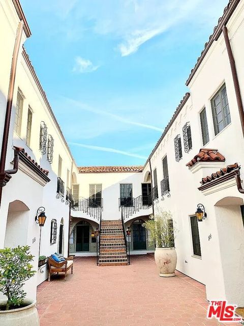 Photo of 1330 N Harper Avenue #108, West Hollywood, CA 90046 (MLS # 26831997)