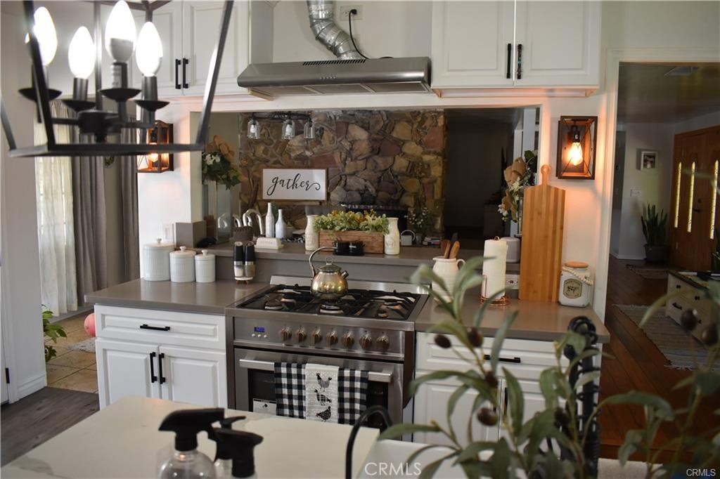 9359 Avenida San Timoteo